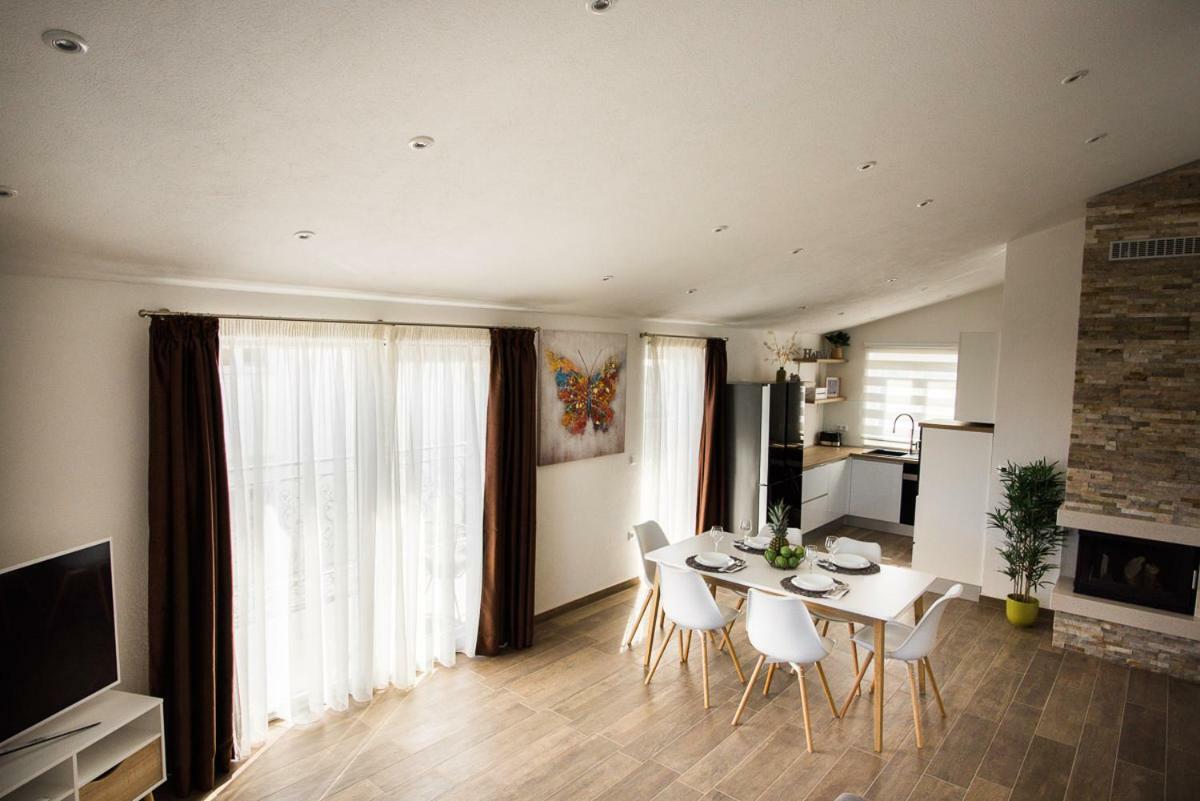 Apartments Cambio Kaštela المظهر الخارجي الصورة