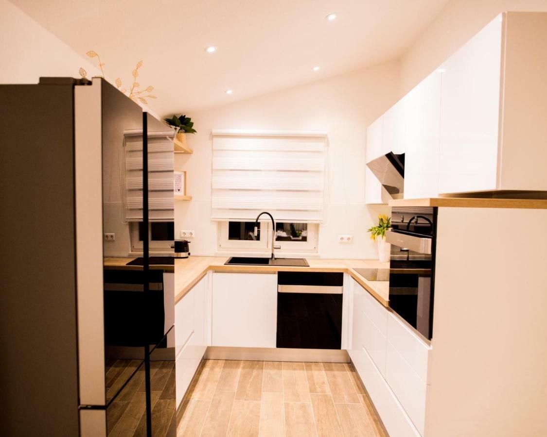 Apartments Cambio Kaštela المظهر الخارجي الصورة