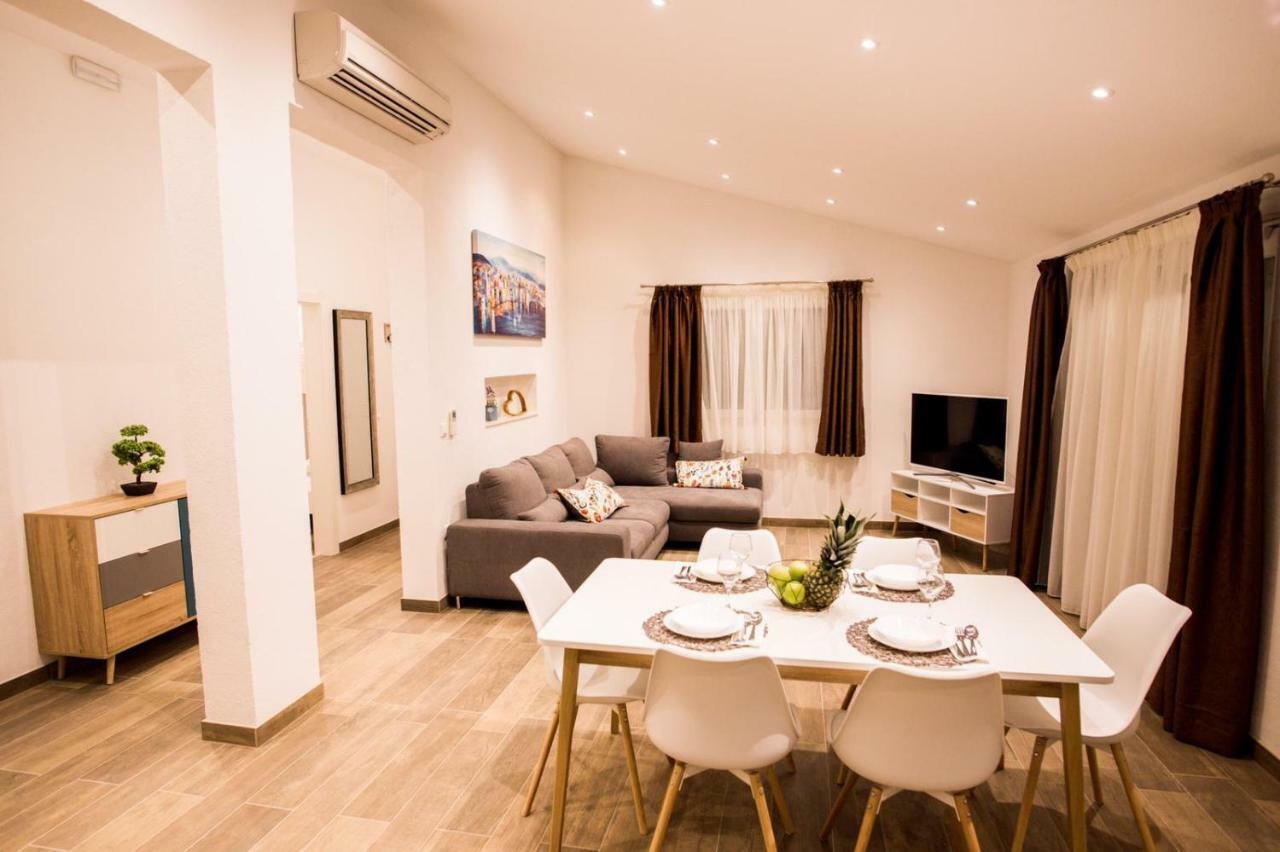 Apartments Cambio Kaštela المظهر الخارجي الصورة
